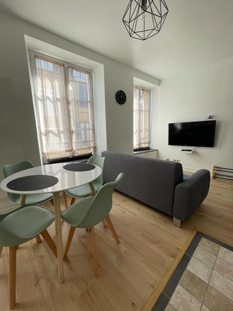 Appartement Le Petit Charcot Charleville-Mézières Екстериор снимка