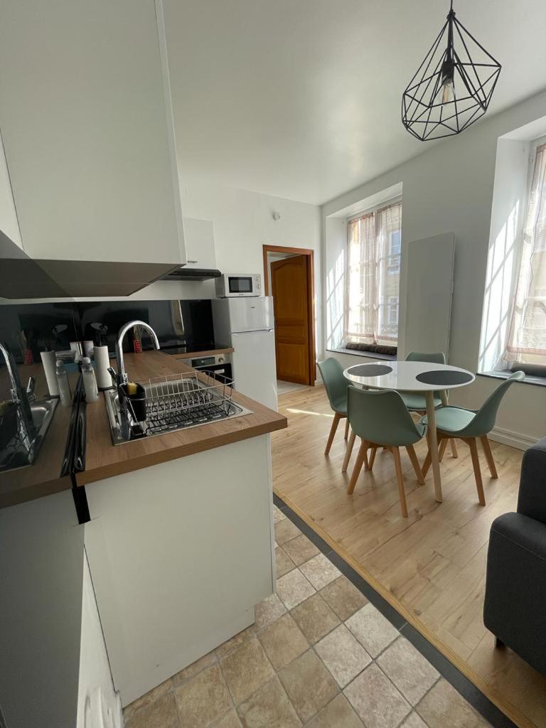 Appartement Le Petit Charcot Charleville-Mézières Екстериор снимка
